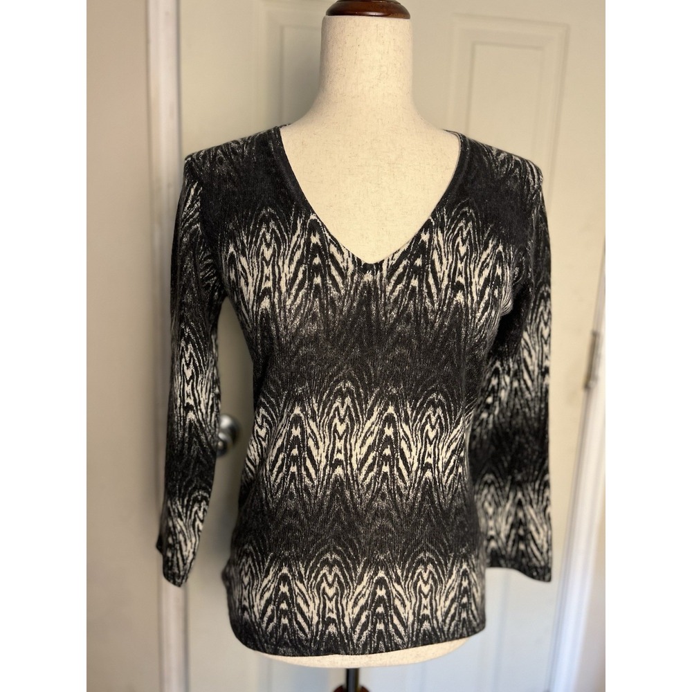 Saks Fifth Ave Cashmere Women's Light Weight‎ Sweater Size Medium